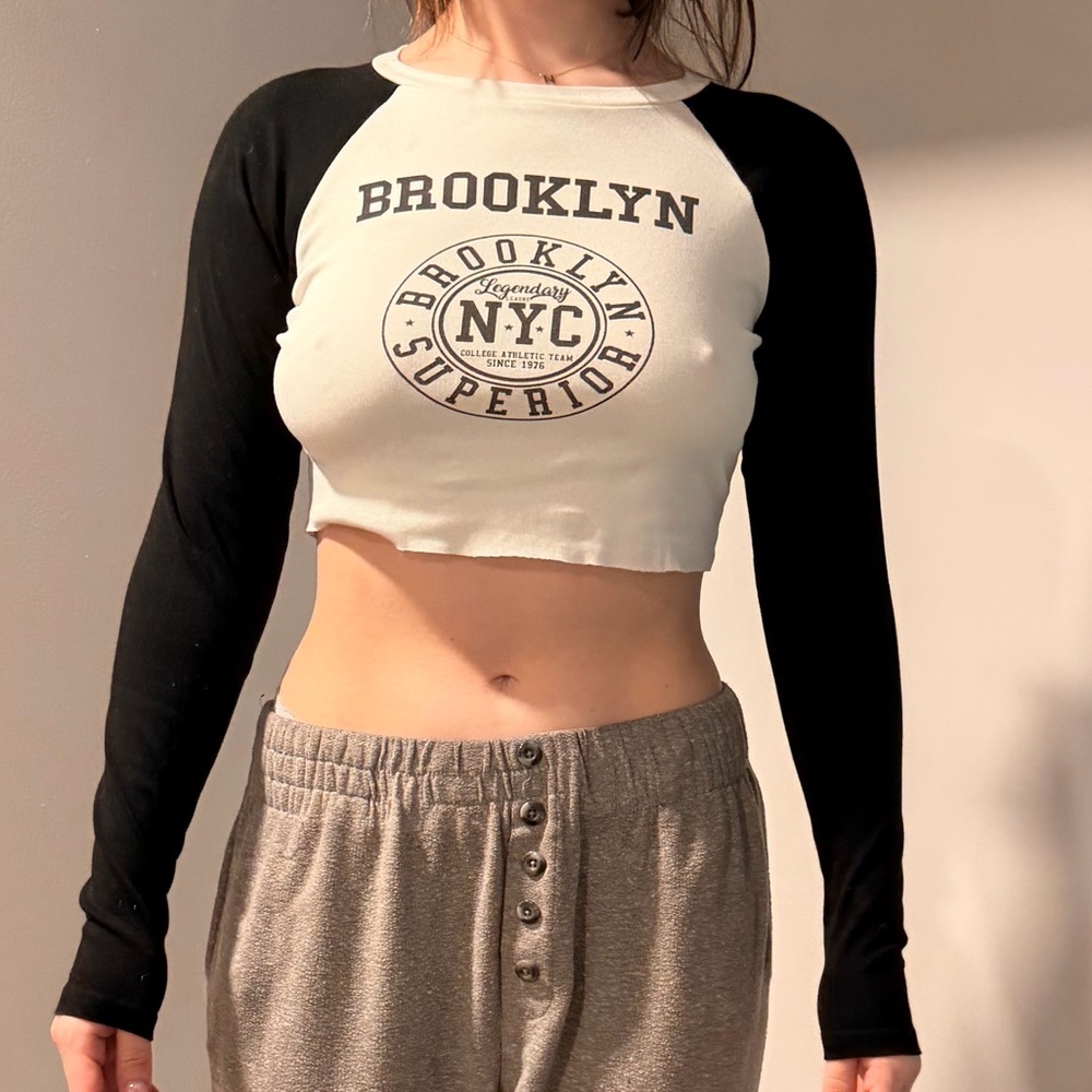 Brooklyn NYC Cropped Raglan Long Sleeve Tee - Black & Cream